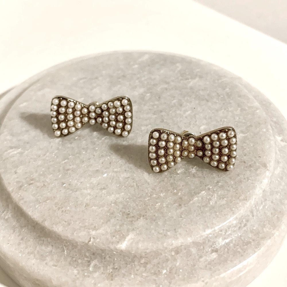 MOVING SALE | Women’s Betsey Johnson Gold Bow Earrings With White Pearl Details